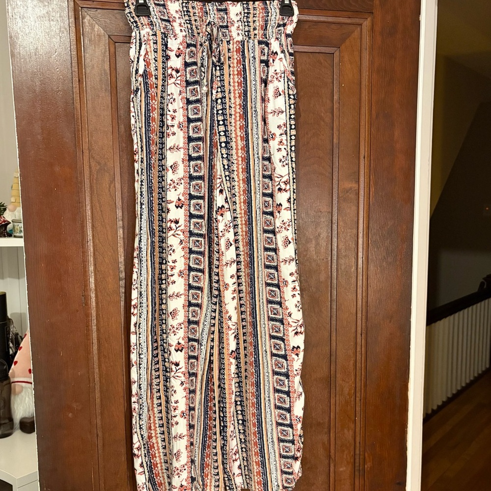 Boho Flowy Patterned Pants - Picture 2 of 4